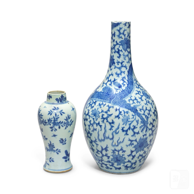十七/十八世紀 青花龍紋瓶及青花花卉紋瓶 | A BLUE AND WHITE 'DRAGON' VASE TOGETHER WITH A BLUE AND WHITE 'FLORAL' VASE - 图2